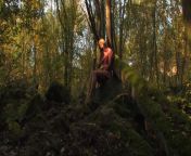 В лес погулять пригласил подругу и занялся с ней сексом